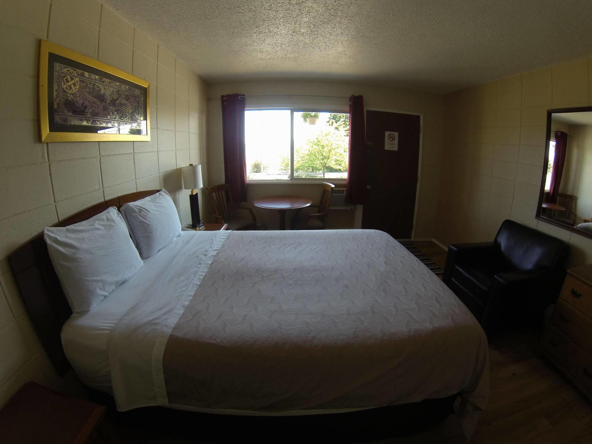 Value Lodge Motel Нанаймо Экстерьер фото